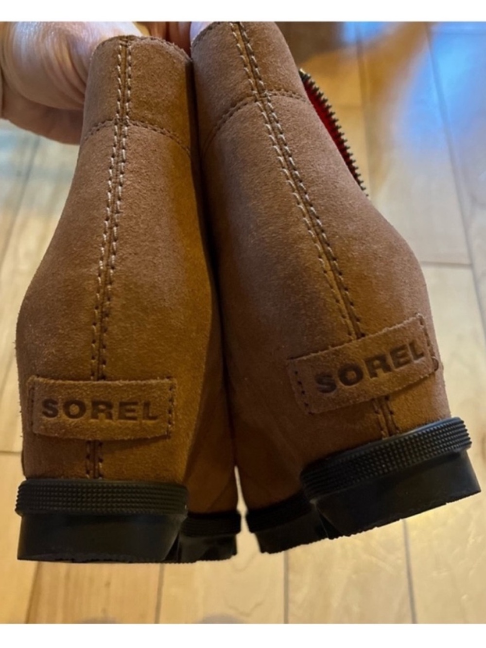 Sorel Joan of Arctic Wedge II Zip Tan and Red Booties size youth 5 or women's 37 - Picture 6 of 9